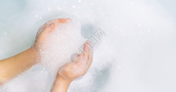 用肥皂水彻底洗手 有选择的焦点肥皂预防手指卫生气泡清洁洁净消毒起重机皮肤图片