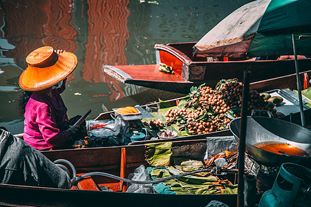 泰国拉恰布里省在期间生产运河水果蔬菜商业旅行食物香蕉女士运输图片