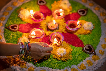 Diwali是印度教徒 Jains 锡克教徒和一些佛教徒庆祝灯光的节日庆典风格建筑学幸福文化天后蜡烛旅行装饰品花纹图片
