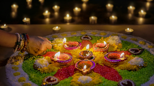 Diwali是印度教徒 Jains 锡克教徒和一些佛教徒庆祝灯光的节日文化火焰天后装饰仪式旅行幸福蜡烛宗教庆典图片