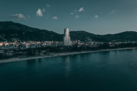 泰国普吉省巴东海滩的空中观景蓝色棕榈风景天堂海洋阳光海景海滩太阳热带图片