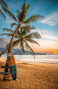 泰国普吉省巴东海滩日落风景天空阳光海景热带海岸蓝色海洋假期晴天太阳图片
