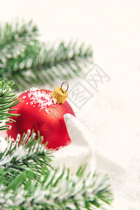 圣诞背景和美丽的装饰 新年 有选择的焦点假期礼物松树装饰品风格作品庆典横幅雪花玩具图片