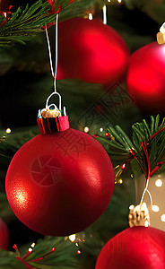 为圣诞节和新年庆祝活动特写圣诞树和装饰品玩具松树金子叶子庆典风格季节火花装饰假期图片