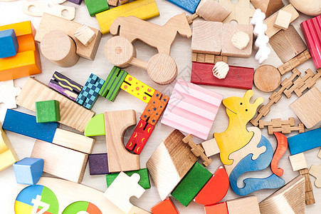 木制生态玩具幼儿园建筑学蓝色孩子们童年红色绿色棕色教育乐趣图片