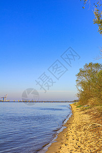 Wadden海潮地海岸海滩 水景色 德国哈里尔沙德自由晴天船运蓝天蓝色天空波浪避难所岩石假期图片