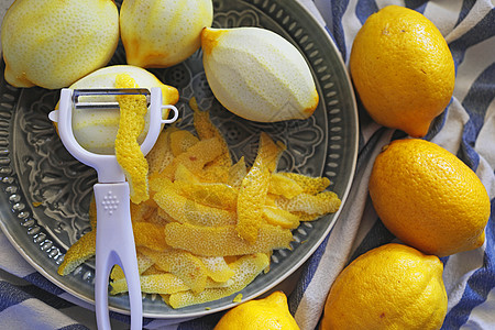 柠檬 柠檬和松果 复制空间 选定的焦点部分copy space皮肤除臭食物水果热带饮食橙子香橼果味图片