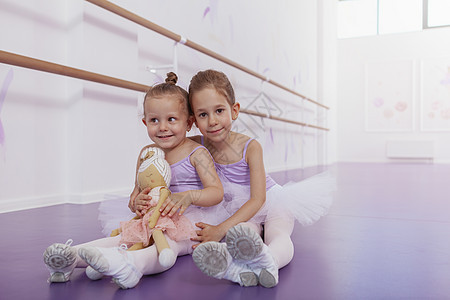 舞蹈班两个可爱的小芭蕾舞女体操婴儿游戏裙子时间姐妹爱好孩子们艺术紧身衣图片