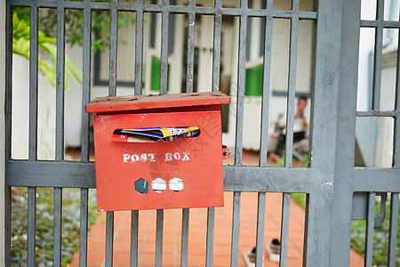 挂墙上的邮箱信古董邮政插图邮票邮件红色信箱送货建筑学金属图片