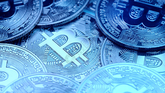 比特币 加密货币 顺时针旋转的蓝色硬币 数字交换 BTC 的普及 未来货币的象征 电子行业 采矿概念图片