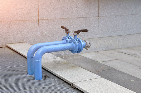 蓝色供水管道 锁合装置 水管图片