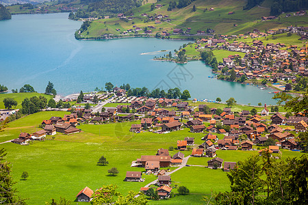 瑞士 欧洲Lungern和绿松湖的空中观察风景村庄地方假期草地田园房子天际气候摄影图片