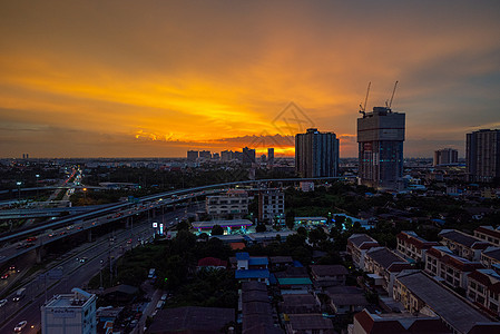 曼谷市中心黄昏城市景色的空中风景图片