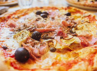 米兰比萨店意大利传统披萨旅游厨房菜单石头食物午餐服务旅行美食蔬菜图片