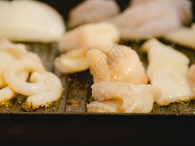 在家烧烤和烹饪一种亚得里亚海切面鱼厨房炙烤鱿鱼食物美食美味触手溪流盘子手臂图片