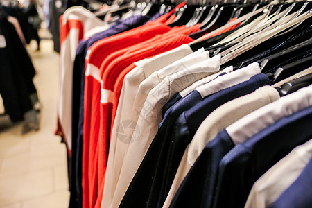 店铺的时装便衣服装消费者购物者购物衣服销售精品奢华服装店衣架市场图片