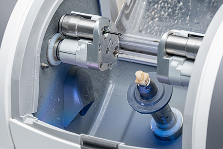 CAD CAM 牙科计算机辅助机器 假肢和冠状磨牙数字现代牙科化验室制品工具技术钻头数控设计牙医单板打印凸轮图片