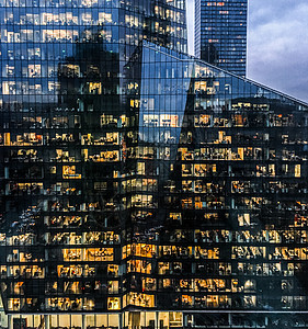 欧洲金融市中心欧洲的摩天大楼窗台 校对 Portnoy工作建筑物投资市中心公司银行金融财产总部商业图片