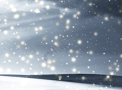 冬季假日背景 自然风景 圣诞时森林中明亮的雪雪和寒冷天气新年下雪假期魔法问候闪光树木雪花降雪辉光图片