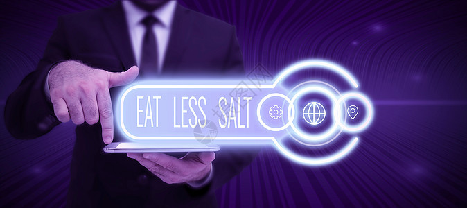 手写符号少吃盐 商业展示减少饮食中的钠含量 吃健康的椭圆形思想气泡代表聊天和社交网络媒体图片