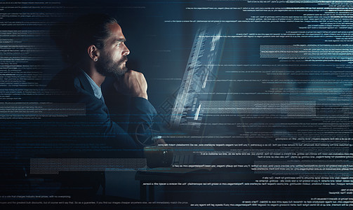 具有大数据 技术和数字创新愿景的程序员的商务人士 网络安全和编码 夜间在计算机上测试 UX 和软件开发的未来科技男性图片