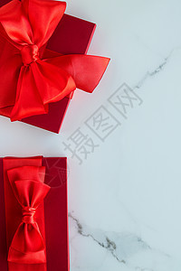 大理石上奢华红假日礼物静物假期问候盒子生日礼物新年礼物礼物盒婚礼风格图片