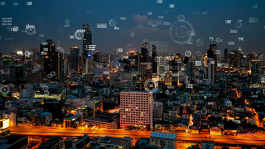 商业数据分析界面在智能城市上空飞过 显示改变的未来技术电影社交软件服务网络营销全球化媒体摄影图片
