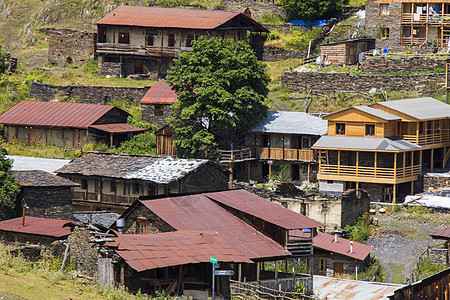 格鲁吉亚Tusheti的Omalo村地区爬坡吸引力历史地标房子旅游游客农村旅行图片