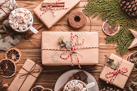 圣诞节和新年背景派对包装季节惊喜丝带枞树作品传统礼物饮料图片