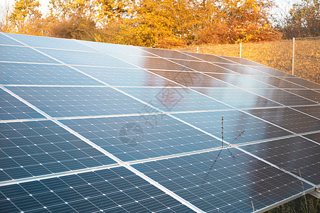 生态电能农场 秋天的太阳能电池板 替代能源力量蓝色阳光商业天空地球控制板必需品土地绿色图片