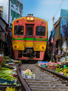 老市场水果摊泰国旅游蔬菜贸易铁路产品历史性店铺旅行历史假期背景