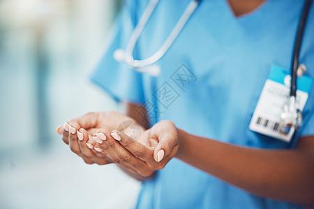 医学 女性保健和医生手牵手进行医疗产品的营销 广告或销售 医院 信托和保险 配备健康专家和模型图片