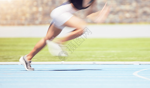 运动模糊运动跑步者 在比赛 奥运会和室外体育场竞技场比赛中速度快 女子运动员跑马拉松 有氧运动和冲刺运动 健身和动态步速训练背景图片
