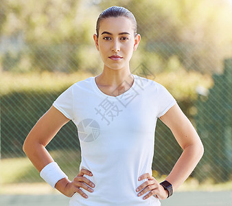 网球运动女性的成功 动力和健康训练的健康 健康和准备开始比赛 女运动员锻炼 锻炼和练习以集中精力 球场表现和比赛图片