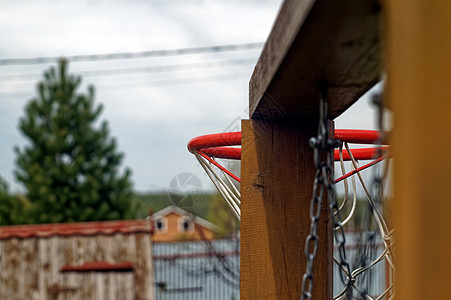 村里院子里的篮球环图片