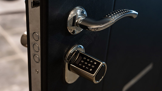 用密码锁打开公寓的门 无钥匙入门 Name检测入口房子键盘按钮技术开锁犯罪酒店安全图片