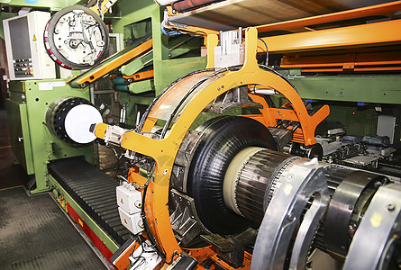 汽车轮胎生产车间 机器是半自动式的和或工作技术机械橡皮乐器商业公司运输店铺硫化图片