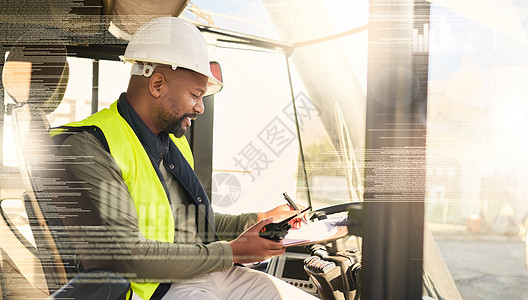 供应链 航运和物流 一名快递员在车里写文件 在出口行业工作 货车里的男性配送员的库存 运输和未来主义图片