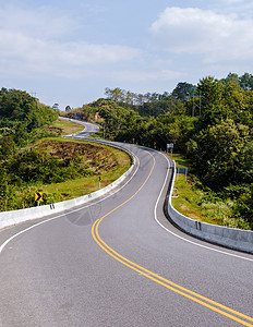 南泰国山区的弯曲道路 南泰国国家公路第3号路标森林冒险驾驶农村曲线爬坡旅游假期国家沥青图片