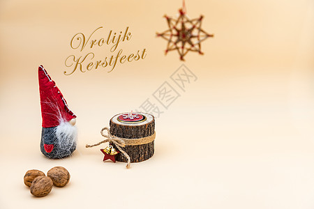 带有文字的贺卡 颜色为红色 棕色 米色和白色  圣诞壁纸星星小铃铛坚果数字木头时间卡片墙纸礼物季节图片
