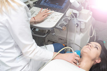 医生和病人 超声波设备 诊断 神学医院婴儿药品测试怀孕控制女性技术电脑诊所图片