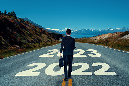 2023年新年旅程和未来远景构想旅行男人成功金融小路生活推销员游客战略领导图片