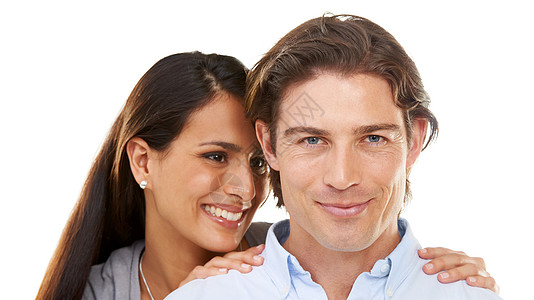 一只快乐的年轻夫妇的头部和肩膀肖像 在白色的背景中被孤立 - 是的 我图片