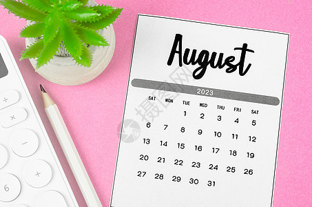 2023年8月的每月日历 以粉红色背景进行计算 为期2023年图片