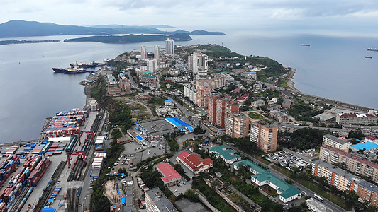 海参沃斯托克市郊区的空中景象照明起重机全景中心时间家园支撑旅行建筑物地区图片