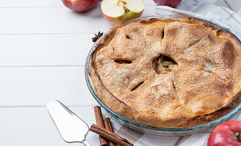 带新鲜红苹果的自制苹果派蛋糕水果季节食物馅饼肉桂盘子乡村烹饪高角度图片