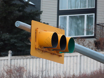 停车和交通信号灯或交通信号灯是位于道路交叉口 人行横道和其他位置的信号装置 用于控制交通流量图片