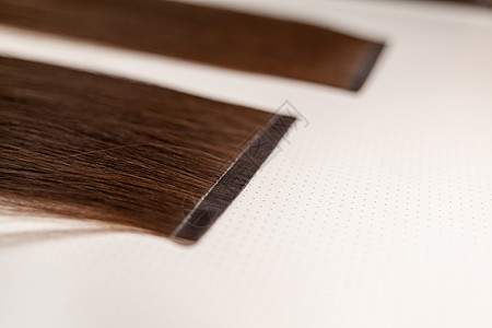 准备一个发带供家庭延长期的过程 请访问InfoFinland上的官方网站损失发型女士造型师理发造型女性沙龙金发护理图片