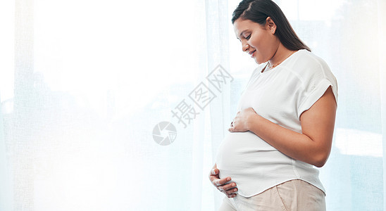 母亲的孕妇 胃和模型空间为她未来的孩子而兴奋 快乐女士 腹部和身体的怀孕 健康和健康生育 用于生育 分娩和妇科医学图片