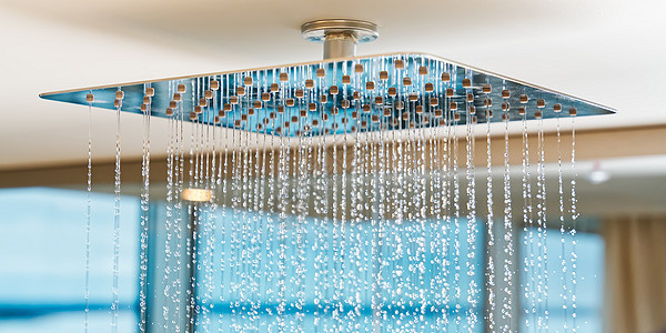 热带淋浴的水流 大型水的消耗量 铬淋浴头 现代设计图片